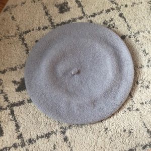 Super trendy grey beret
